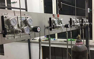 天然氣長輸管道工程施工應該使用哪些工程技術人員？